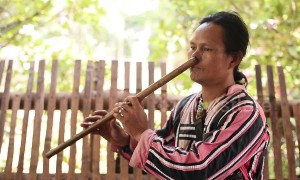 Meet the Filipino tribesman who plays the bamboo flute with his NOSE