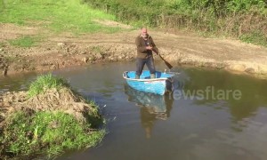 Man experiences hilarious boat fail