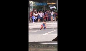 Balding Manny Pacquiao impersonator delights and confuses Philippines audience