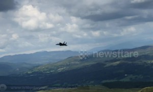 US fighter jets twist and turn through the infamous 'Mach Loop' in Wales