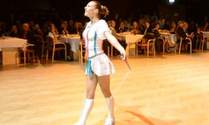 Cirque Du Soleil performer demonstrates jaw-dropping jump rope routine