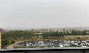 Huge Lightning Strike Scares Videographer