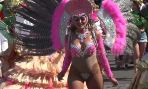 Hundreds of thousands brave record-breaking heat for Notting Hill Carnival