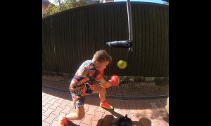 Kid amazingly shows off pro-like boxing skills