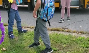 Embarrassed Daughter Says, 'No Way' to Lei