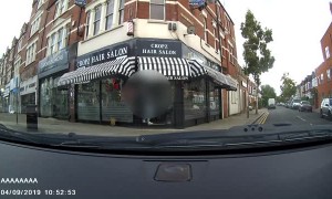 Driver Doesn't See Vis Cyclist