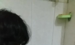 Adorable Cat Loves to Shower