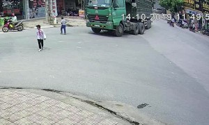 Bicycle Rides into Trucks Blindspot