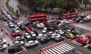 Drivers fail to follow road rules, end up creating nightmare jam