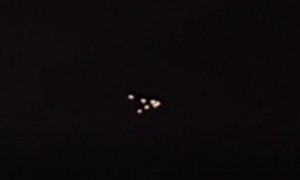 Mysterious lights move in formation over Texas