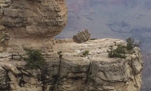 Man Sprints Around the Edge of the Grand Canyon