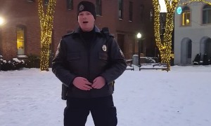 Officer's impromptu performance of 'O Holy Night' goes viral