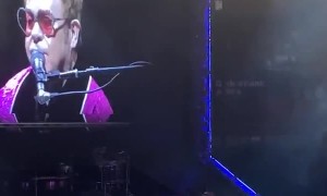Elton John pledges $1 million to bushfire relief after powerful speech