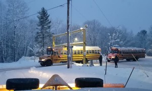 Roof Scraper Makes Easy Work of Cleaning Snow