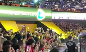 Ryan Reynolds Escapes From a Falling Barrier