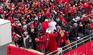 Parking Meter Thwarts Mahomes Pass