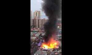 Massive fire breaks out in Iquique, Chile