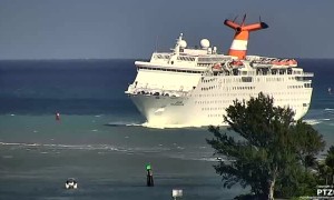 Cruise ship makes rocky entrance to Palm Beach