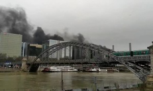 Protesters set Gare de Lyon on fire 