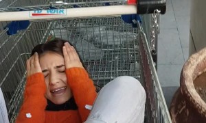 Shopping Cart Prank Traps Girl