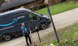 Amazon Delivery Driver Sanitizes Package Upon Request