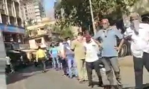 Mumbai opens up liquor shops in red zone areas