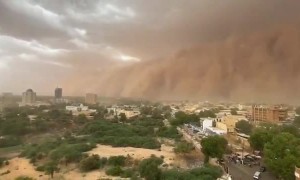 Epic sandstorm totally covers Niger's capital Niamey
