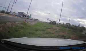 Biker's Sudden Lane Change Causes Unexpected Swerve