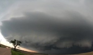 Time lapse captures incredible Supercell rolling out of Arnold, Nebraska