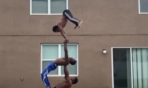 Acrobatic balancing performance will blow your mind!