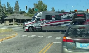 Huge RV Tows Huge Boat Around Tight Turn