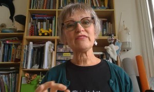 New Zealander Shows How to Wear A Face Mask without Elastic Bands