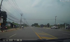 Broken Power Line Gives Motorcyclists a Shock