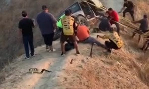 Insane Jeep Recovery on Razor Ridge