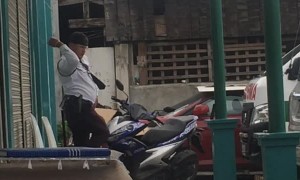 Dancing Guard has Got Moves