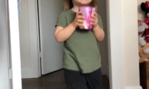 Girl's Makeup Tutorial Startles Sister