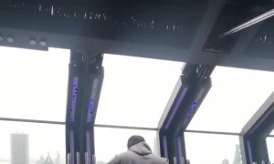 Tilt Ride Overlooking Downtown Chicago