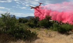 LAT Airplane Drops Retardant Near Firefighters on Wildfire