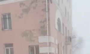 Strong Winds Whip through Vladivostok