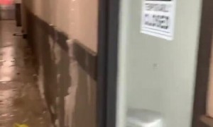Water pipe bursts in Dallas apartment building during snowstorm
