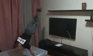 Man Tours Room Using Only His Arms