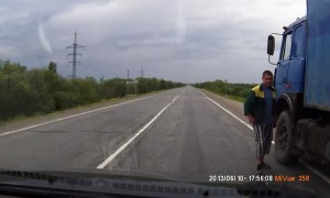 Driver Dodges Wheel that Breaks From Truck
