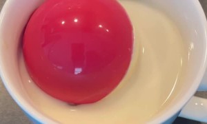 Adorable Animal Meringue Cookies Float in a Cup