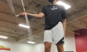 Talented Jump Roper Displays Flashy Flourishes