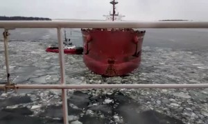 Massive Ship Makes Turn in the Nick of Time