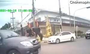Bus Breaks Fail at Busy Intersection