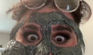 Face Wax Creates Face Wax Mask