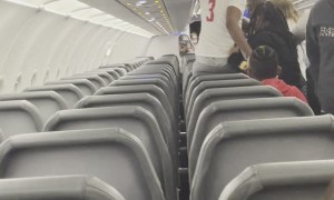 Fight Breaks Out In Plane Aisle