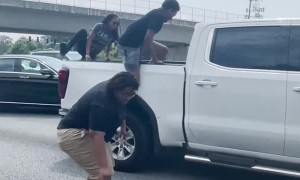 Samaritans Save Seizing Driver