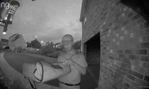 Pizza Delivery Guy at Wrong Address Runs Away